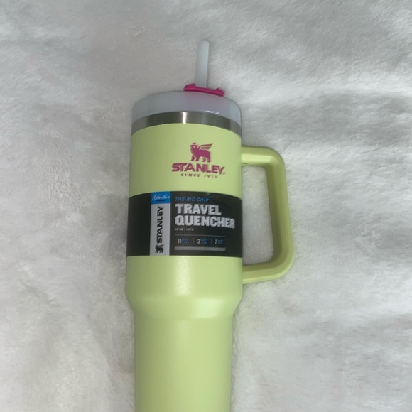 Stanley Travel quencher 40oz in new release Citron mix 🍋💕 NWT - Picture 6 of 7
